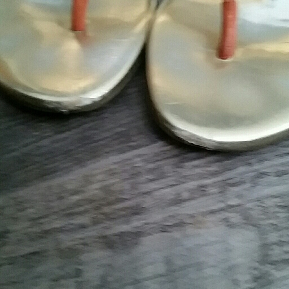 Vince Camuto flip flops - Picture 3 of 8